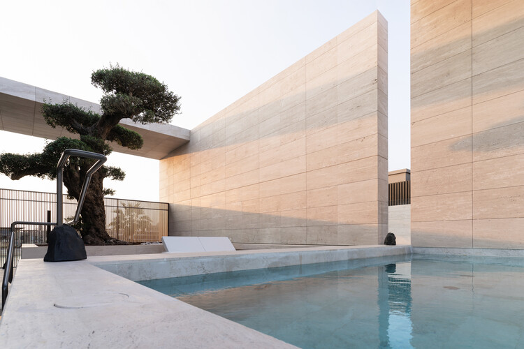 Каркасный дом Allure House / EAA-Emre Arolat Architecture — Фотография экстерьера, фасад