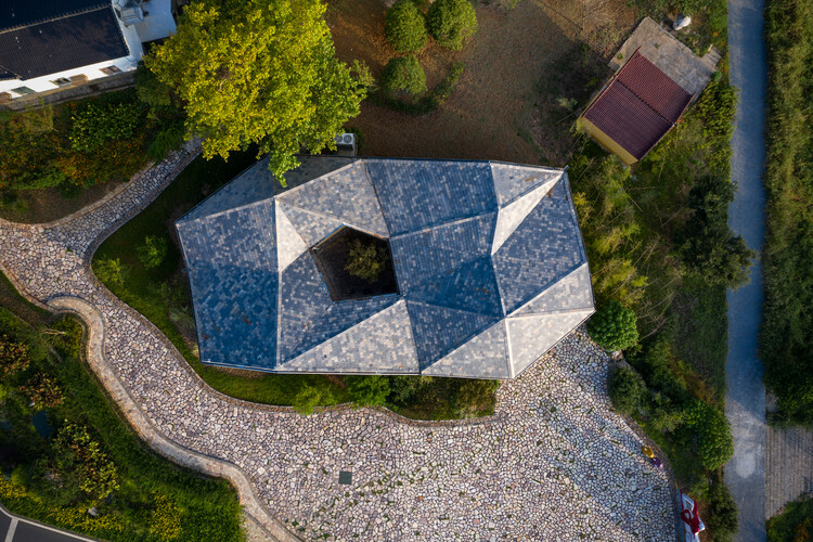 Культурная станция Нюматанг / Ателье RenTian - Экстерьерная фотография, сад