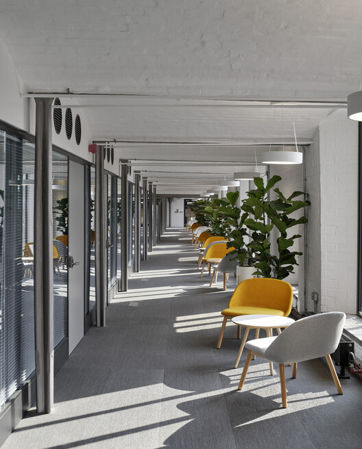 Shrewsbury Flaxmill Maltings / Feilden Clegg Bradley Studios — Фотография интерьера, Столовая, Стул