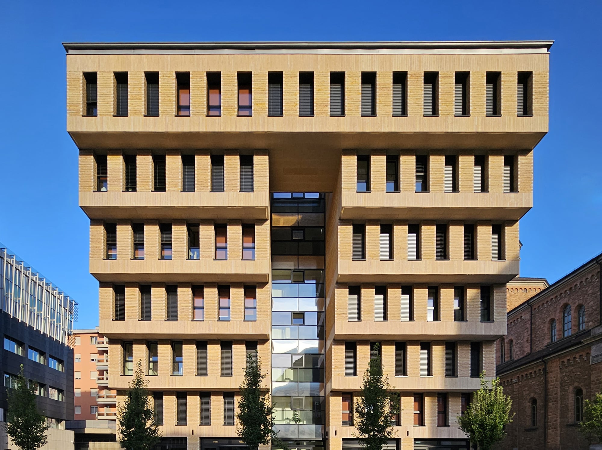 Residenza Cittadella Марио Ботты, снятая Полем Клеменсом в Лугано, Швейцария.