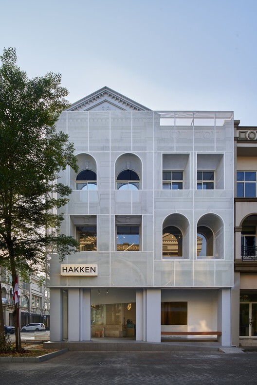 Кафе и магазин Hakken / Студия Кота - Экстерьерная фотография, окна, фасад