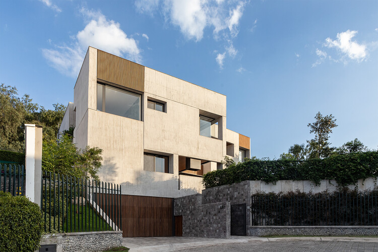 Fragmento House / Diez + Muller Arquitectos - Фотография экстерьера, окна, фасад