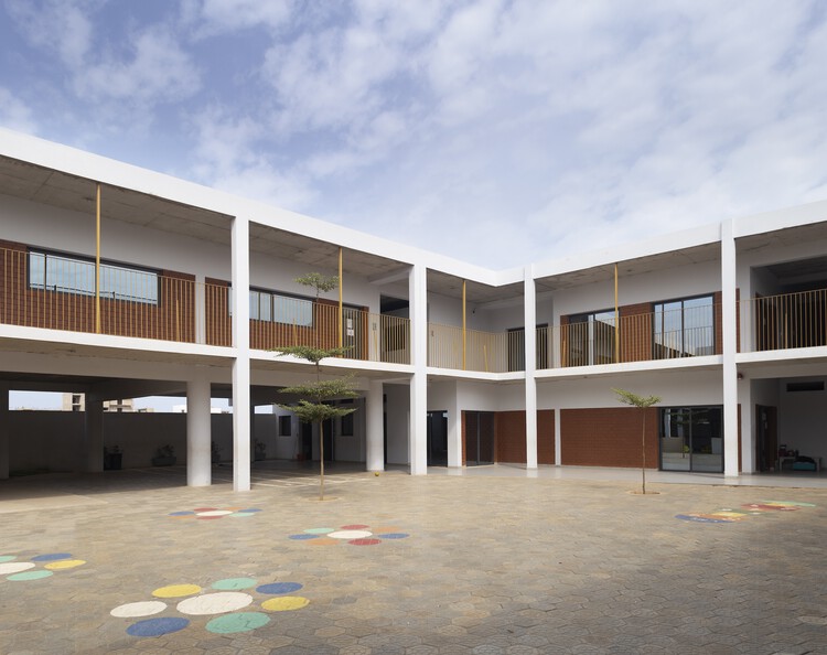 Cite Scolaire Internationale – Campus Ngor / Atelier Kalm – Экстерьерная фотография, фасад