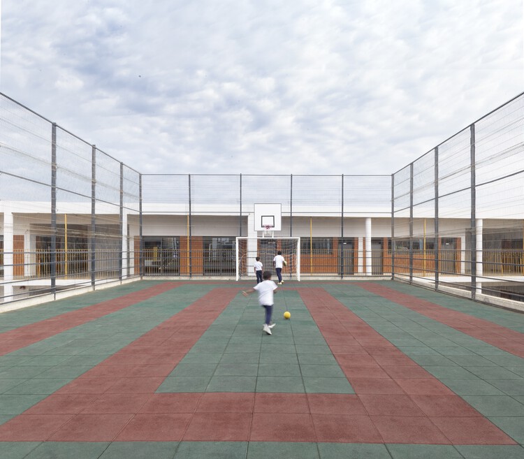 Cite Scolaire Internationale – Campus Ngor / Atelier Kalm – Экстерьерная фотография, фасад