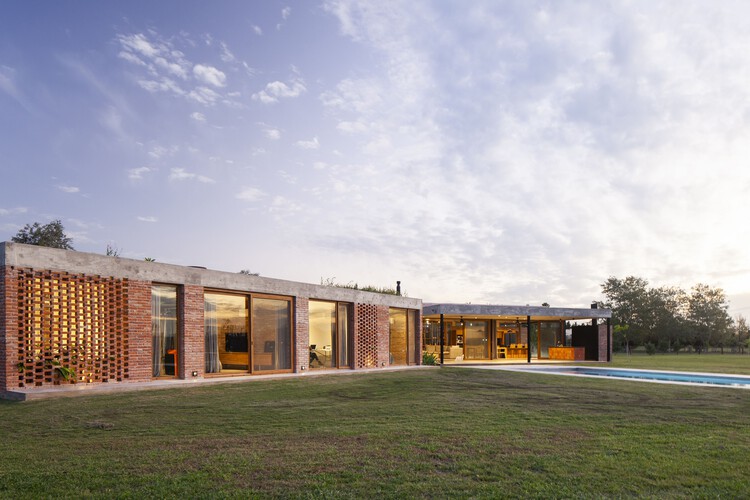 Volt House / Estudio PK - Фотография экстерьера, окна