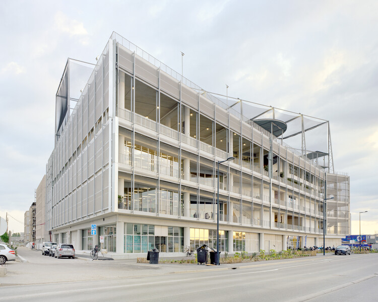   Bordeaux Brazza Sport Station UCPA / NP2F - Фотография экстерьера, фасад, окна