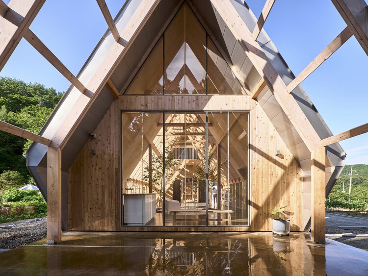 Ферма Мангми / Todot Architects and Partners - Экстерьерная фотография, фасад, балка