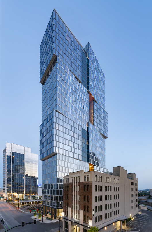 Alcove Residential Tower / Goettsch Partners - Экстерьерная фотография, Фасад, Окна