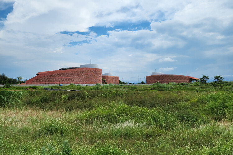 Binus Edupark Semarang / Denton Corker Marshall - Экстерьерная фотография