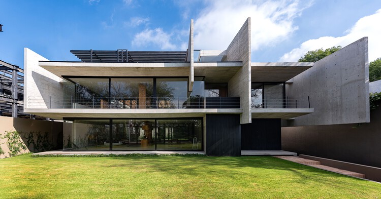 Casa Patios / Ricardo Yslas Gámez Arquitectos - Наружная фотография, Фасад