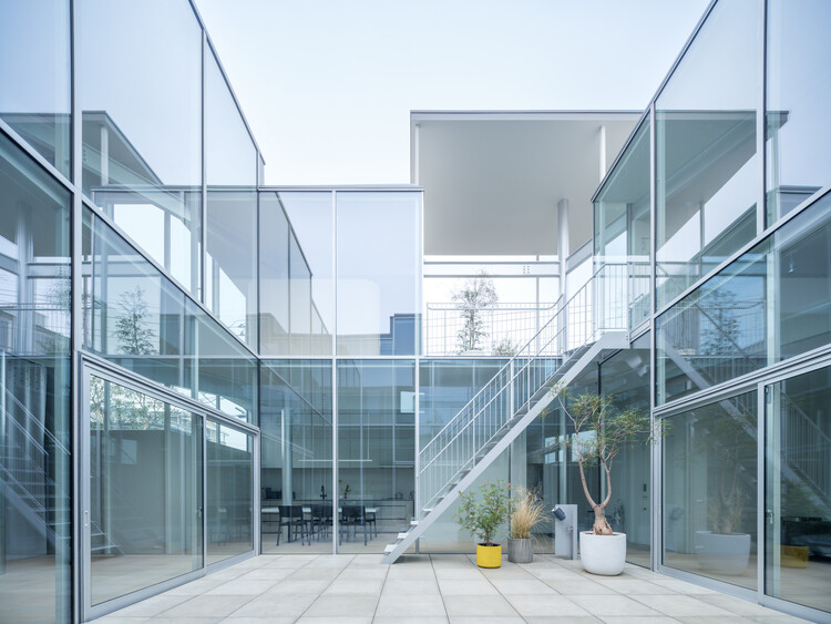 Дом Абэ / masafumiharigaiarchitecture - Наружная фотография, Окна, Фасад, Стекло