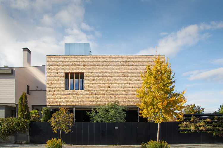 Дом Эрнандеса / Langarita Navarro Arquitectos - Экстерьерная фотография, окна, фасад