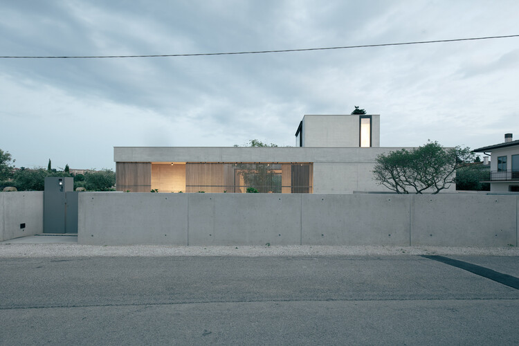 Дом NF / Didonè Comacchio Architects - Экстерьерная фотография, окна, фасад