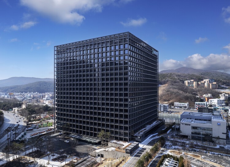 HD Hyundai Global R＆D Center / Nikken Sekkei - Экстерьерная фотография, Городской пейзаж, Фасад