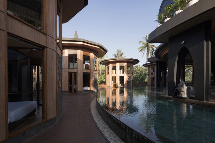 Le Temple Borobudur Resort Hotel / APCONSULTANT - Экстерьерная фотография, Двор