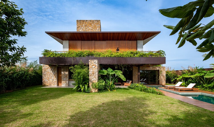 Residência ZV / F:Poles Arquitetura - Наружная фотография, Сад, Двор