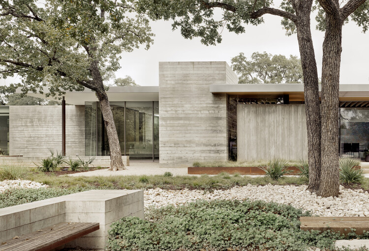 Cuernavaca Residence / Alterstudio Architecture - Наружная фотография, Фасад, Сад, Двор
