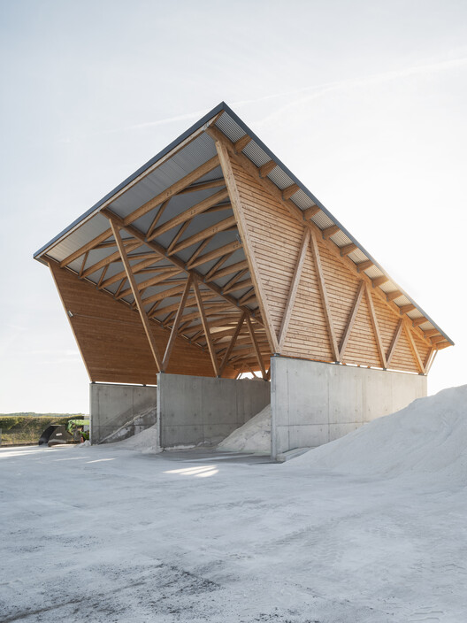 Сараи для хранения соли / SAPIENS ARCHITECTES - Экстерьерная фотография