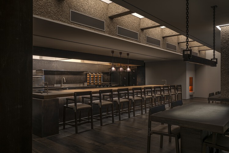 Imok Smoke Dining / Project Mark — Фотография интерьера