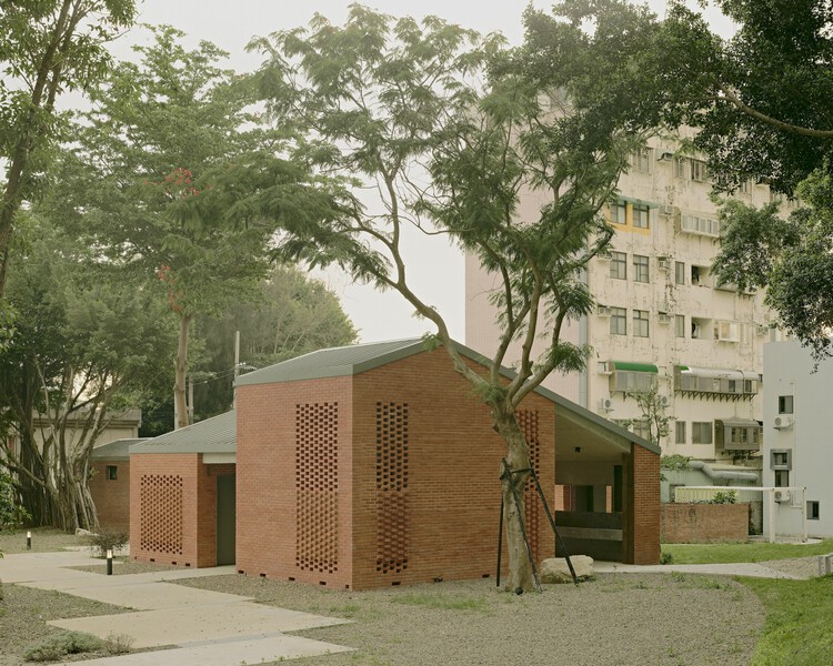 Генеральская деревня, Фаза II / PUMT Architects - Экстерьерная фотография, окна, фасад