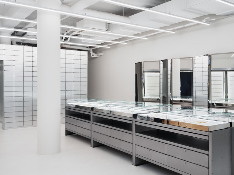 Tom Wood Flagship Oslo / Специальный универсальный вариант — Windows