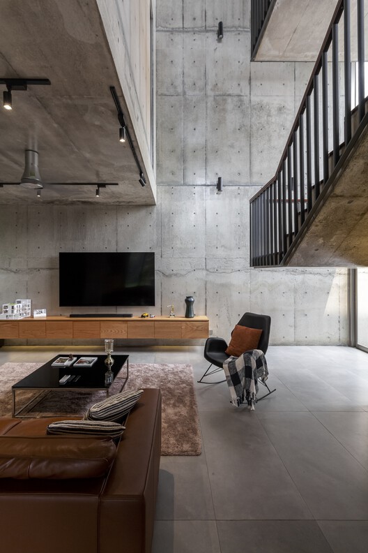 Bắc Giang House / HGAA – Фотография интерьера, столешница, балка
