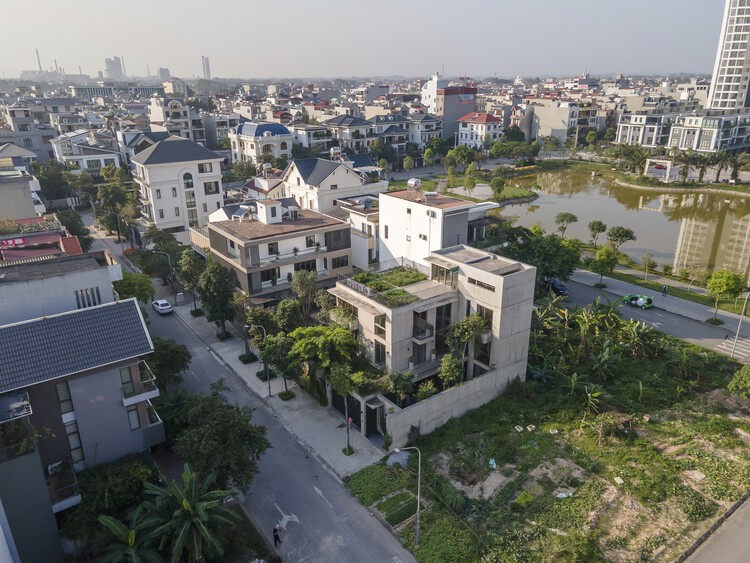 Bắc Giang House / HGAA — фотография экстерьера, окон, городского пейзажа