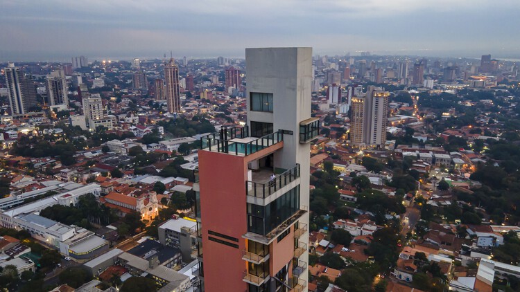 ICONO Tower / Arquitecto Carlos a Jiménez + EST arquitectura SRL - Фотография экстерьера, окон, городского пейзажа