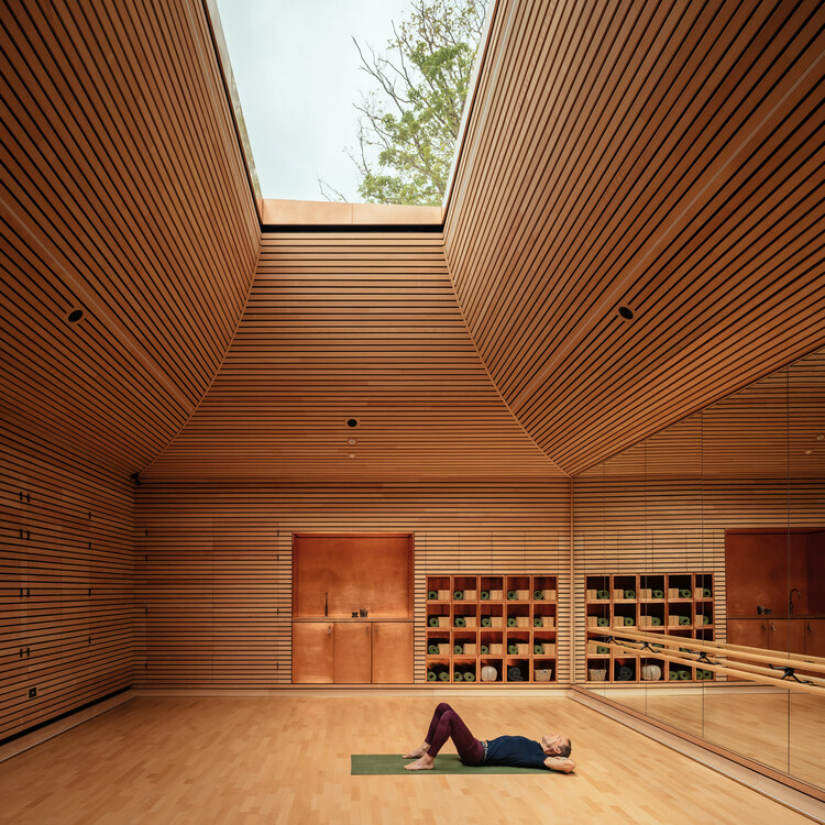 Студия йоги Rammed Earth / Invisible Studio - Фотография интерьера