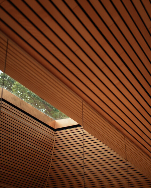 Студия йоги Rammed Earth / Invisible Studio - Фотография интерьера