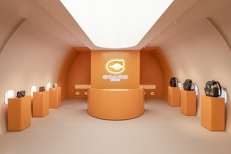 Магазин и кафе Coach Airways / Студия космонавтов + Coach New York - Фотография интерьера