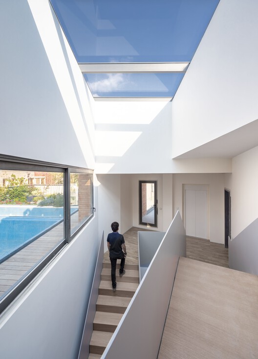 Katouzian House / NOIR Studio - Фотография интерьера, кухня, окна, фасад, перила