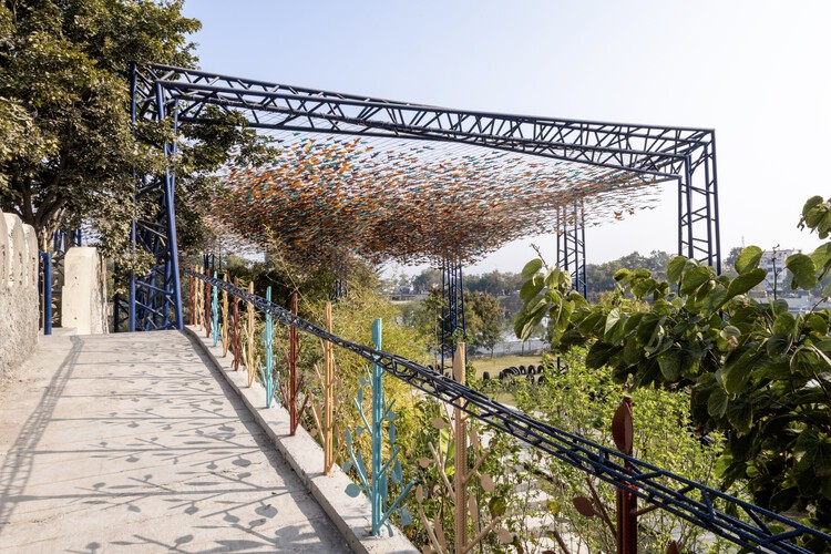 Udaan Park / Studio Saar - Экстерьерная фотография, забор, сад