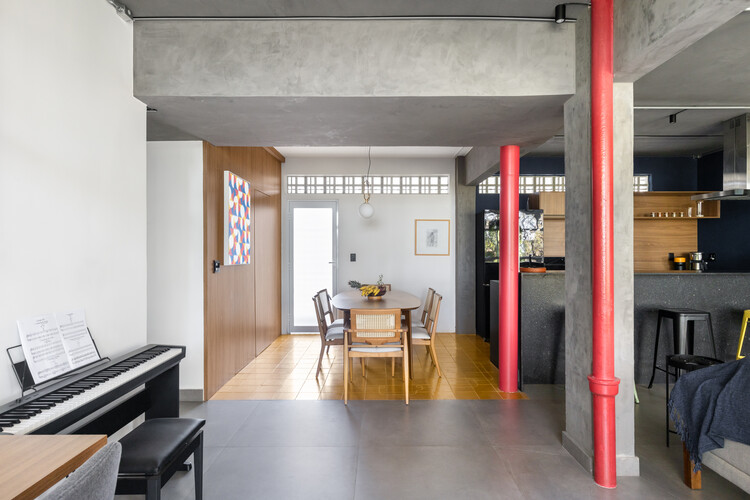 Квартира Casa Brasileira / Umdiedro arquitetura - Фотография интерьера, кухня, окна