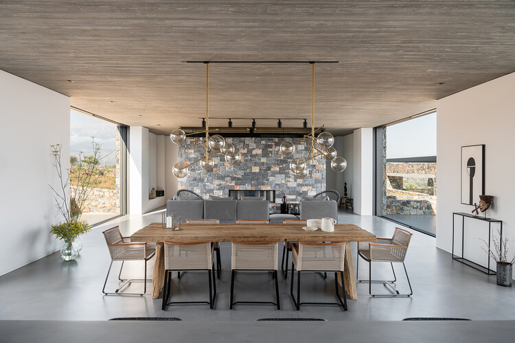 K1 Villa / Archtify - Фотография интерьера, Столовая, Стол, Стул, Балка