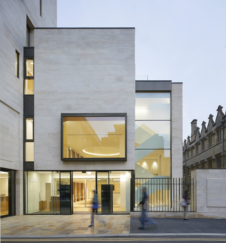 Здание Ченг Юй Тунг / MICA Architects – Фотография экстерьера, фасад