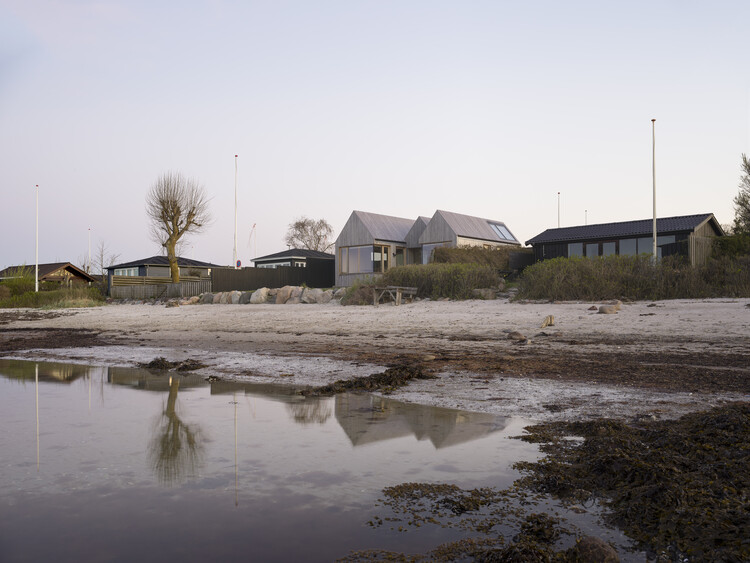 Летний дом Strandvejen 35 / Jesper Kusk Arkitekter — фотография экстерьера