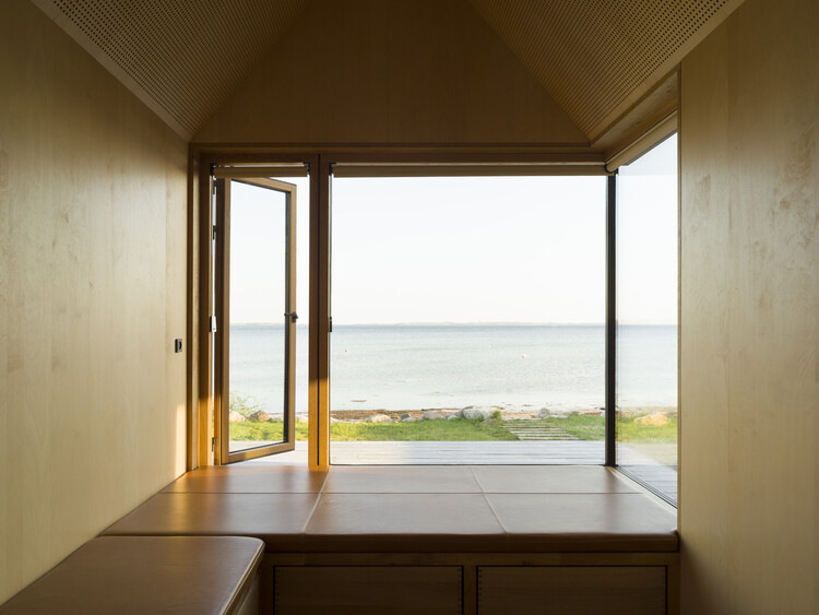 Летний дом Strandvejen 35 / Jesper Kusk Arkitekter - Фотография интерьера, стекло