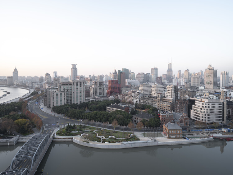 Реконструкция здания ROCKBUND / David Chipperfield Architects — фотография экстерьера, городской пейзаж