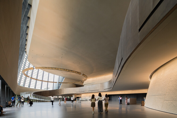   Музей Саньсиндуй / CSWADI - Фотография интерьера
