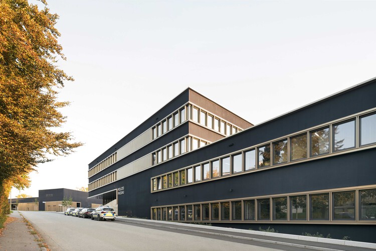 Баварская государственная полиция в Пассау / wulf Architekten - фотография экстерьера, окна, фасад