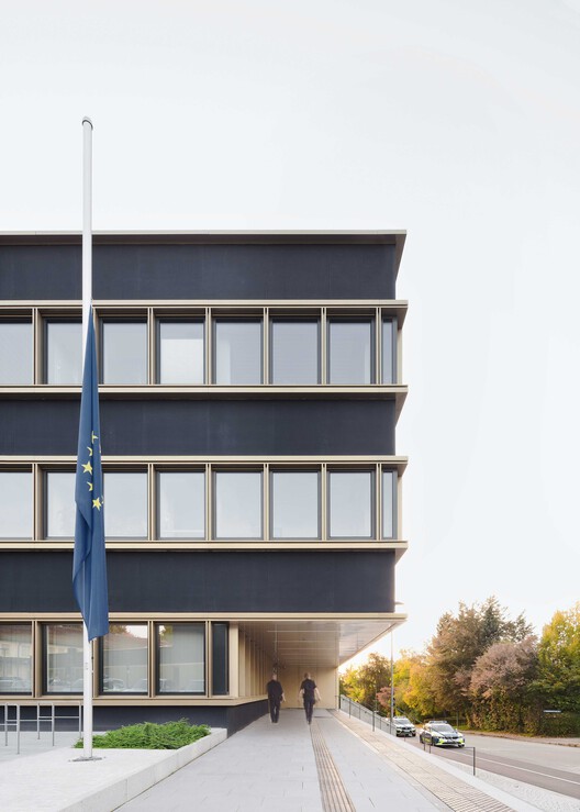 Баварская государственная полиция в Пассау / wulf Architekten - фотография экстерьера, окна, фасад