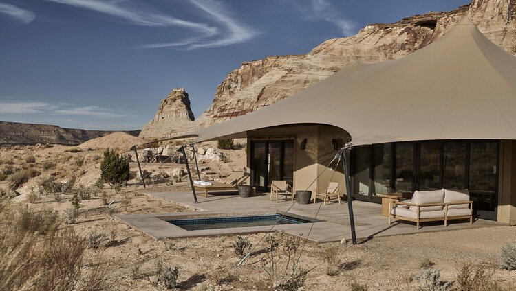 Лагерь Сарика / Амангири + Luxury Frontiers - Экстерьерная фотография, фасад