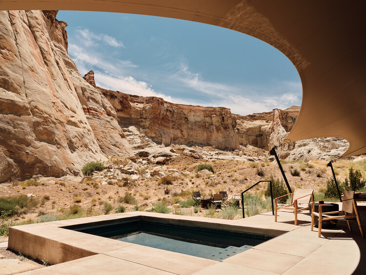 Лагерь Сарика / Амангири + Luxury Frontiers - Фотография интерьера, окна, арка