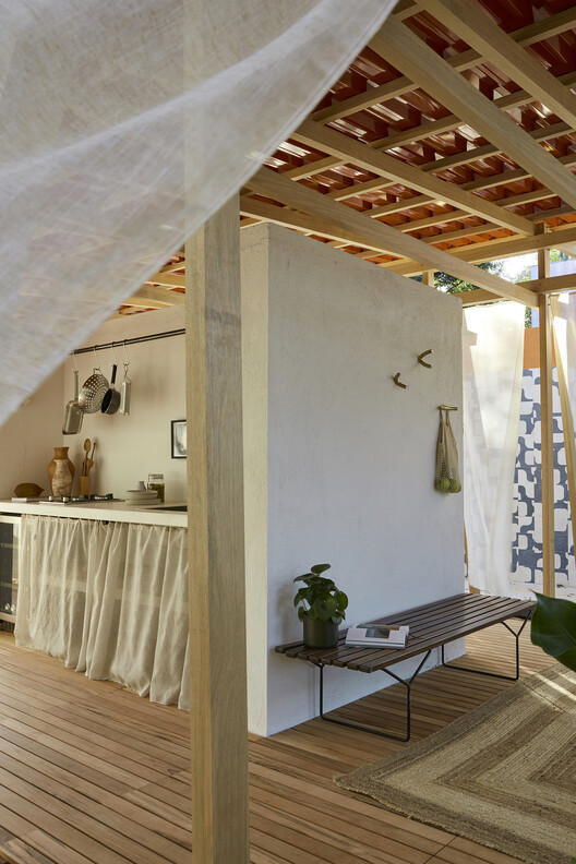 Павильон Прайя / Aberta Arquitetura - Фотография интерьера, дерево, балка, стул