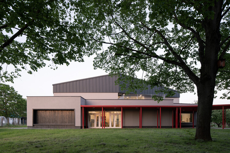 Начальная школа Сентпетерфа / Can Architects - Экстерьерная фотография, фасад