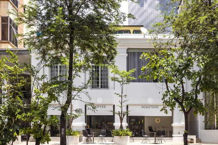 Bosgaurus Coffee Roasters / NU Architecture & Design - Фотография экстерьера, окна, фасад