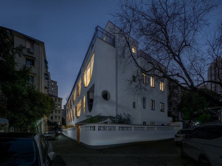 Квартира Фу / FMD — фотография экстерьера, окна