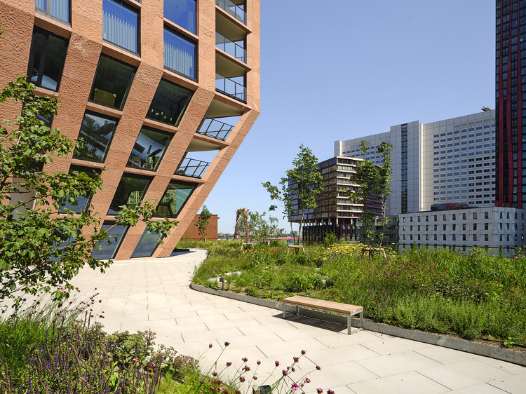 CasaNova Building / Barcode Architects - Экстерьерная фотография, фасад, окна
