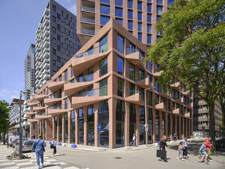 CasaNova Building / Barcode Architects — наружная фотография, окна, фасад